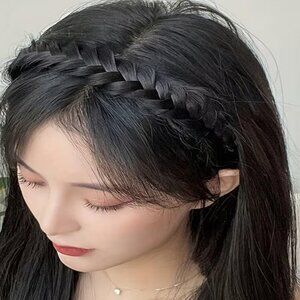 BRAIDED HEADBAND WITH FRINGE in Black